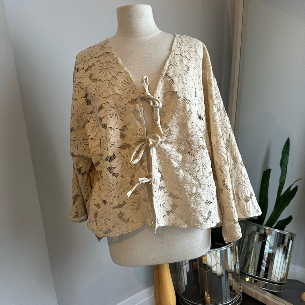 Free People BNWT Cream Lace Tie-Front Cardigan